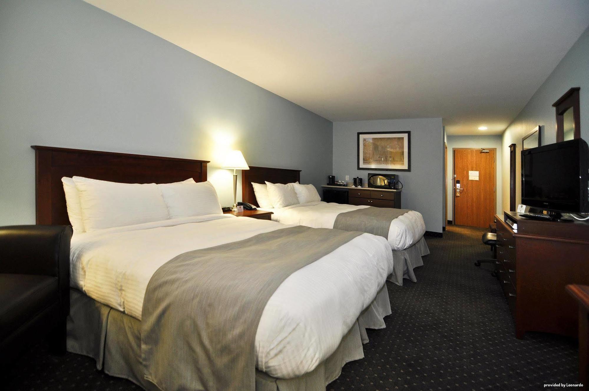 Best Western Plus Woodstock Hotel Conference Centre Room photo