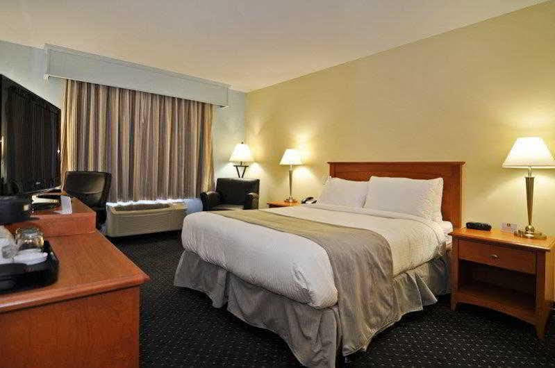 Best Western Plus Woodstock Hotel Conference Centre Exterior photo